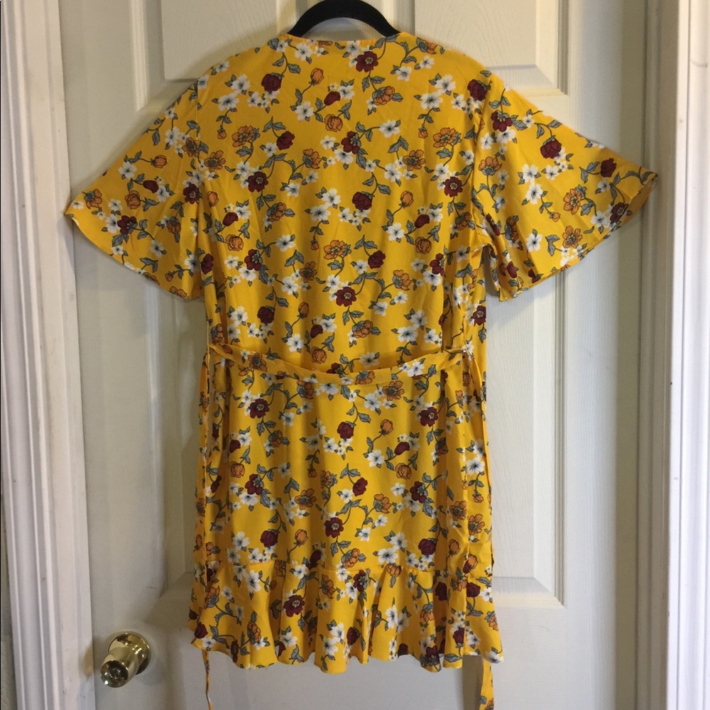 Floral Wrap Tie Dress, by Shein, size Medium - Picture 2 of 10
